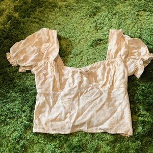 PUFF SLEEVE CROP TOP